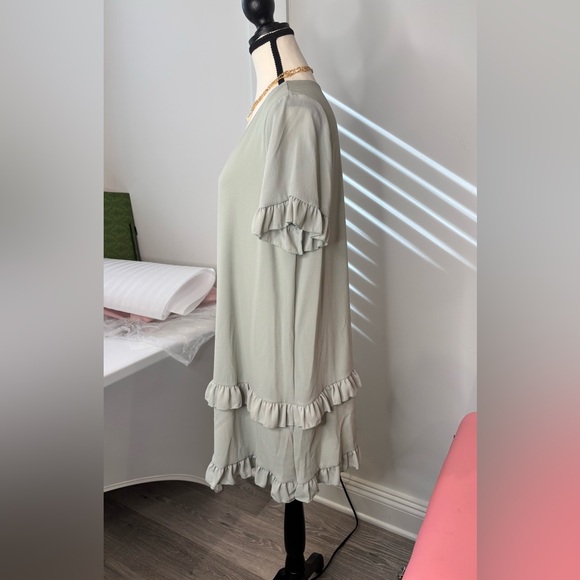 ✨SAGE GREEN WOVEN RUFFLED DETAILED DRESS - Picture 9 of 10